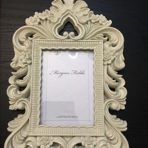 Morgan Fields Ivory Ceramic Type 5*7 Picture Frame